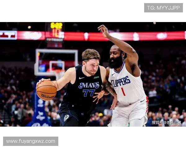 哈登半场高效砍下13分6助攻苦苦支撑球队展现核心担当